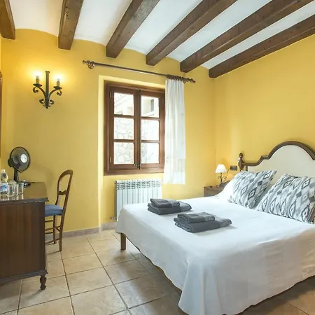 Owl Booking Lleo - 2 Min Walk From The Old Town